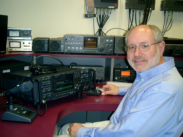Glenn WGJ operating the IC-7800 in the shack at Icom America HQ, Bellevue, WA. Photo by WGJ.