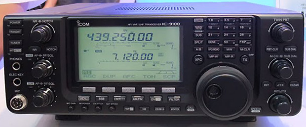 IC-9100 front view. Photo: N. Oba JA7UDE.