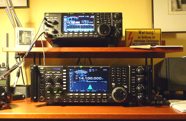 IC-7600 and IC-7700 in my station (March 2009).