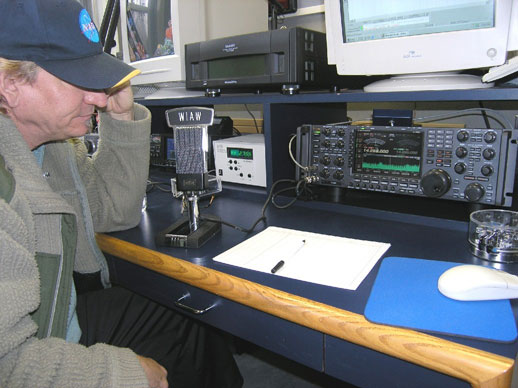 Joe Walsh WB6ACU operating the IC-7800 at W1AW. Photo courtesy K9EID.