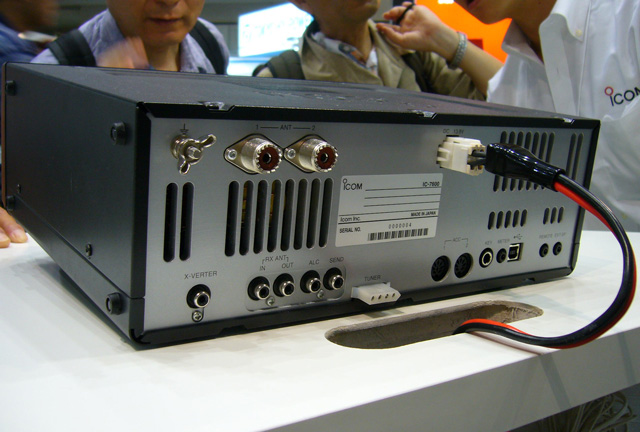 IC-7600 rear panel. Click for larger image. Photo: N. Oba, JA7UDE.
