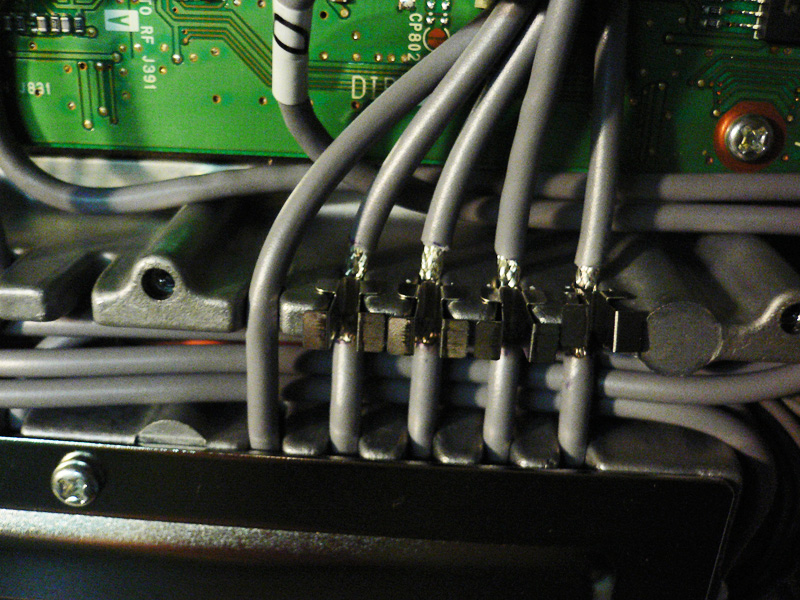 Fig.5: Detail of RF Unit showing RF jumper cables. Photo: IØGEJ.